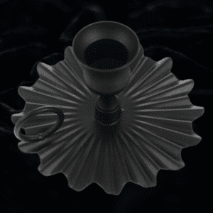 Castiçal Metal Sagrado: Ilumine seu Altar e Invoque a Luz