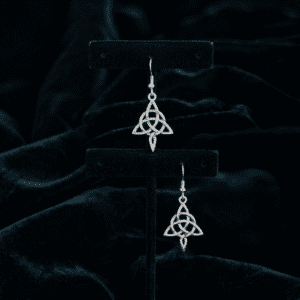 Nó do Destino: Brincos Celta Prateados e Ancestrais