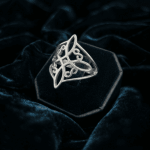 Anel Nó da Bruxa – Selo de Proteção Ancestral